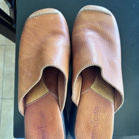 Minnetonka Brown Leather Mules - Picture 1 of 6